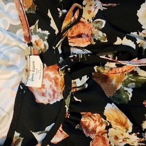 Free Kisses cold shoulder top